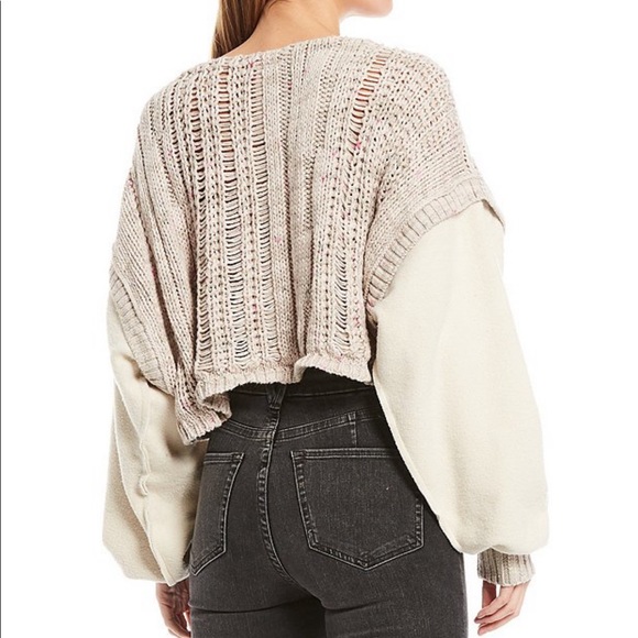 Free People
Honey Cable Fleece Sleeve Crop Sweater - Picture 2 of 9